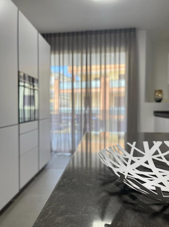 Modern And Spacious Appartement With Beach View. Gallipolli Exteriör bild